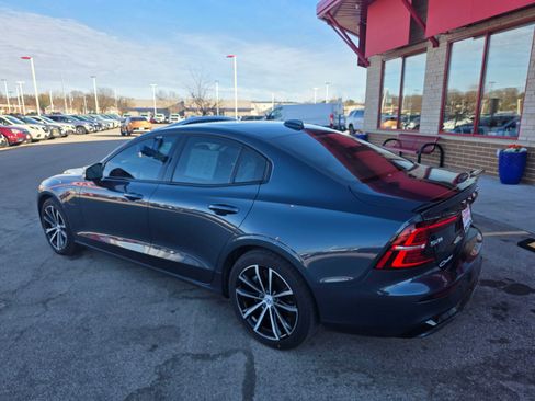 Used 2023 Volvo S60 T8 Core image 5