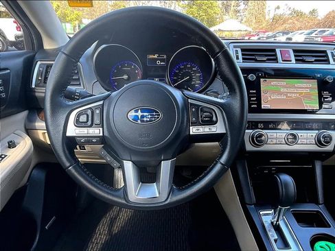 Used 2017 Subaru Outback 2.5i Limited image 12