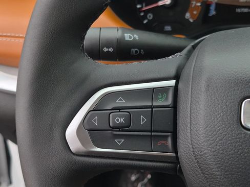 Certified 2025 Jeep Compass Limited AWD/4WD image 15