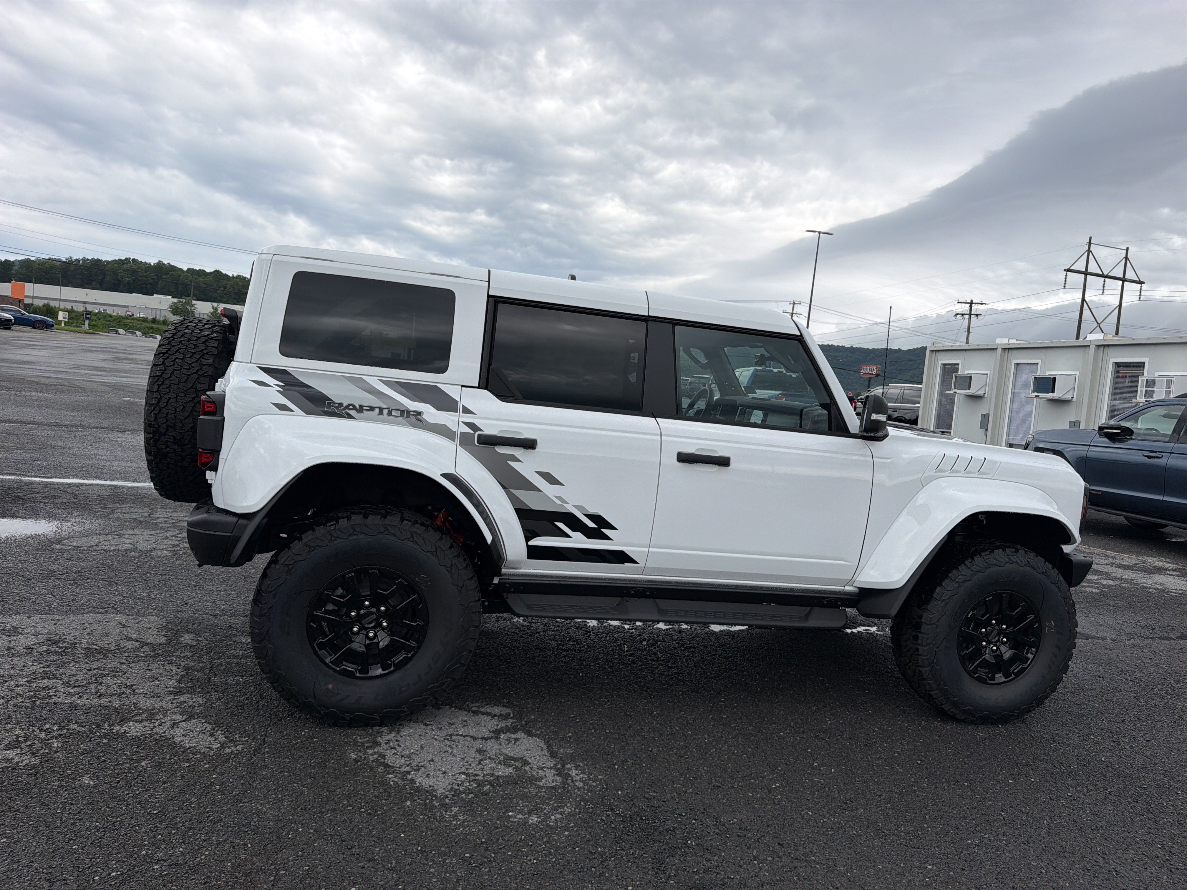New 2026 Ford Bronco Raptor AWD/4WD image 3
