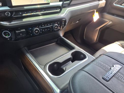 Used 2024 Chevrolet Silverado 2500 High Country w/ High Country Premium Package AWD/4WD image 26