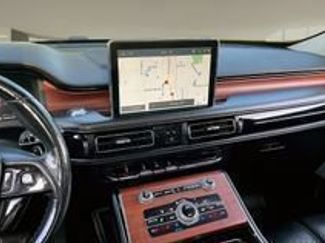 Used 2021 Lincoln Aviator Reserve w/ Equipment Group 210A AWD/4WD video 2