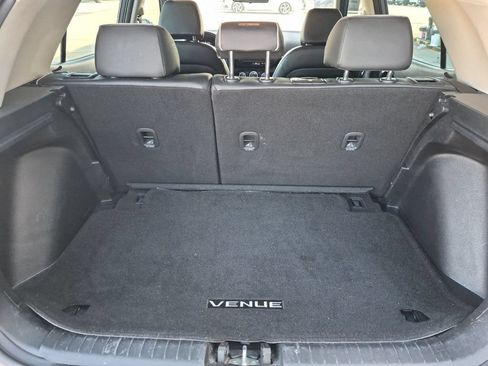 Used 2023 Hyundai Venue Limited FWD image 15