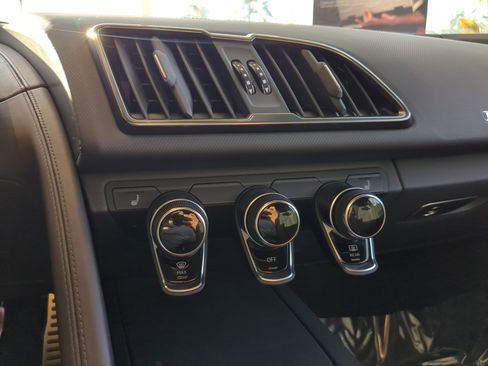 Certified 2023 Audi R8 V10 performance image 23