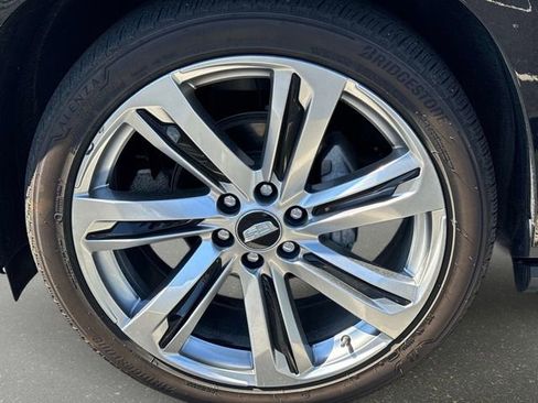 Used 2025 Cadillac Escalade Sport Platinum w/ LPO, Floor Liner Package AWD/4WD image 10