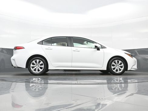 Used 2024 Toyota Corolla LE FWD image 31