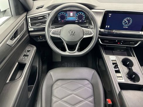 Used 2024 Volkswagen Atlas Cross Sport SE FWD image 10