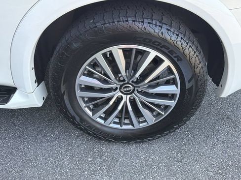 Used 2022 Nissan Armada SL w/ Captain's Chairs Package AWD/4WD image 23