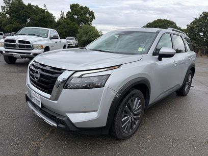 Used 2025 Nissan Pathfinder SL w/ SL Premium Package