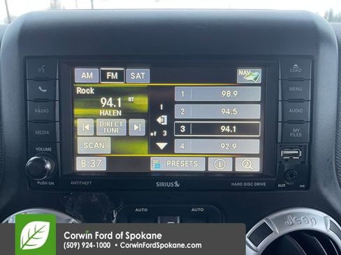 Used 2015 Jeep Wrangler Unlimited Rubicon w/ Connectivity Group image 33