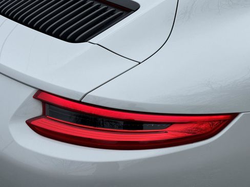 Used 2018 Porsche 911 Carrera T RWD image 23