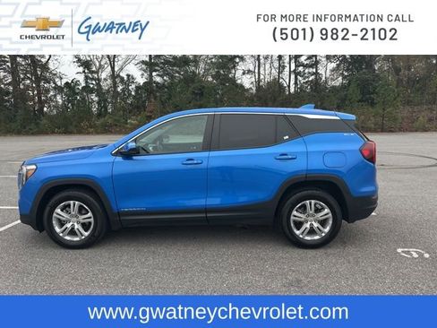 Used 2024 GMC Terrain SLE image 8