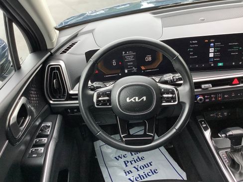 Used 2025 Kia Sorento EX w/ Panoramic Sunroof Package FWD image 10