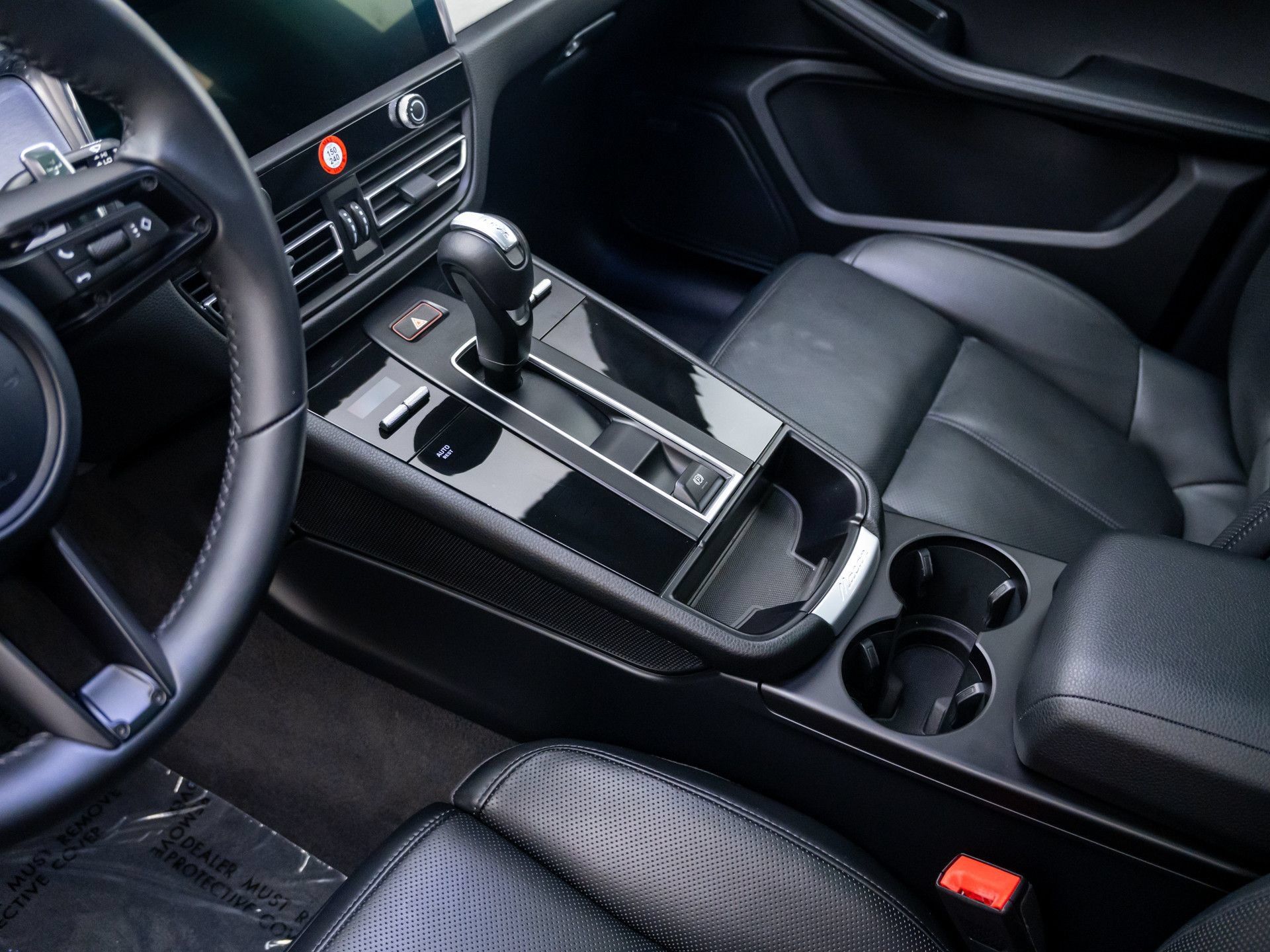 Certified 2026 Porsche Macan AWD/4WD image 13