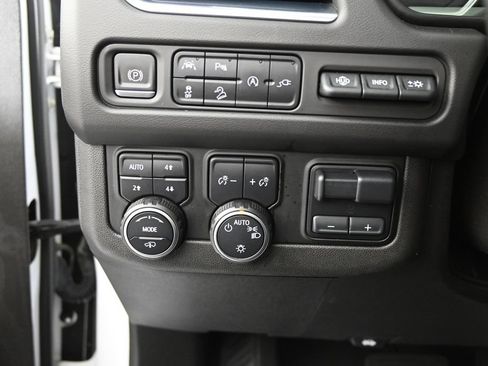 Used 2021 Chevrolet Suburban High Country AWD/4WD image 24