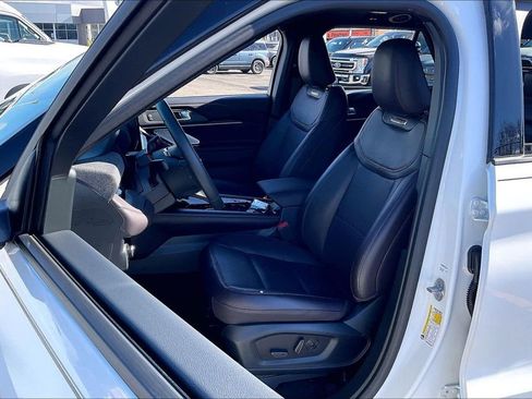 Used 2026 Ford Explorer Platinum image 23