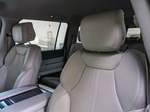 Used 2022 Jeep Wagoneer Series II RWD image 24