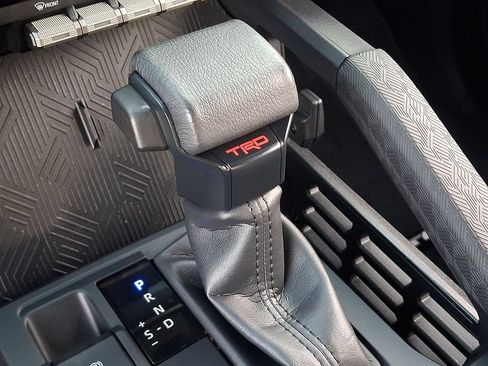 Used 2025 Toyota Tacoma TRD Sport AWD/4WD image 14