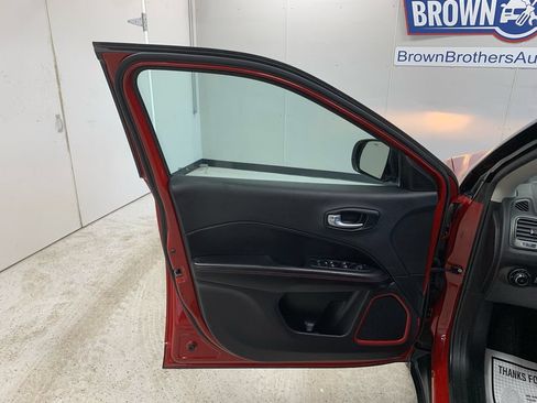 Used 2021 Jeep Compass Trailhawk AWD/4WD image 13