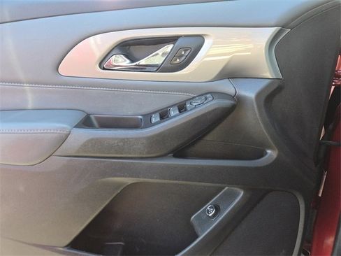 Used 2019 Chevrolet Traverse LT image 31