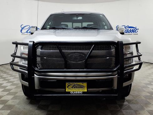 Used 2019 Ford F150 Platinum w/ Equipment Group 701A Luxury AWD/4WD image 3