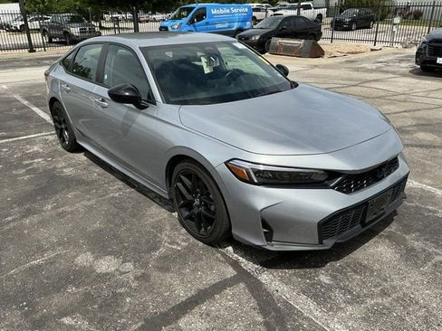 Used 2025 Honda Civic Sport image 4