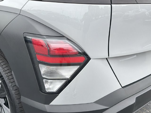 Used 2025 Hyundai Kona SEL AWD/4WD image 29