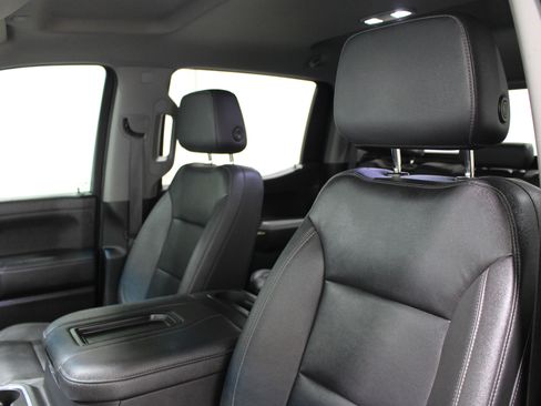 Used 2022 Chevrolet Silverado 1500 LT Trail Boss w/ LT Trail Boss Premium Package AWD/4WD image 4