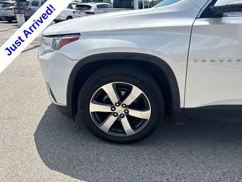 Used 2018 Chevrolet Traverse LT AWD/4WD image 8