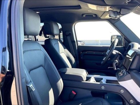 New 2026 Land Rover Defender 110 X-Dynamic SE image 12