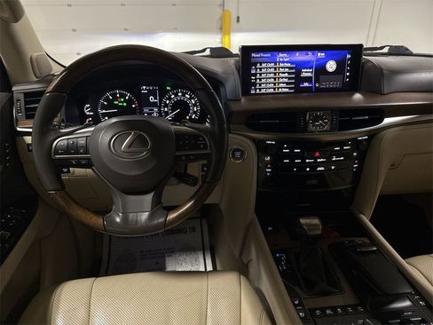 Used 2017 Lexus LX 570 4WD image 22