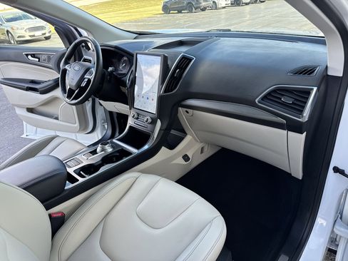 Certified 2022 Ford Edge Titanium image 30
