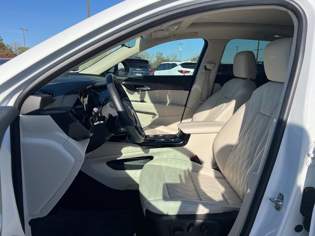 Used 2021 Buick Envision Avenir w/ Technology Package II AWD/4WD image 8