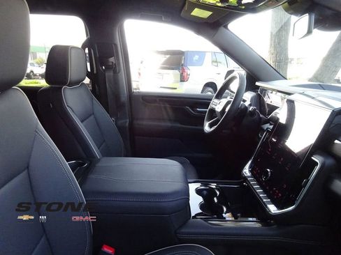 New 2026 GMC Yukon XL Elevation image 16