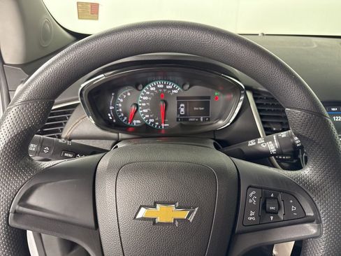 Used 2018 Chevrolet Trax LS FWD image 22