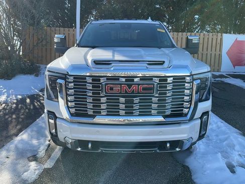 Used 2024 GMC Sierra 2500 Denali w/ Denali Reserve Package image 2