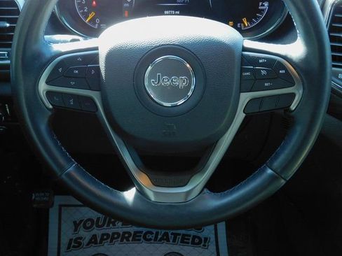 Used 2019 Jeep Grand Cherokee Laredo image 7