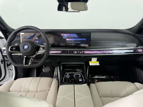 New 2026 BMW 750e xDrive w/ Executive Package image 13