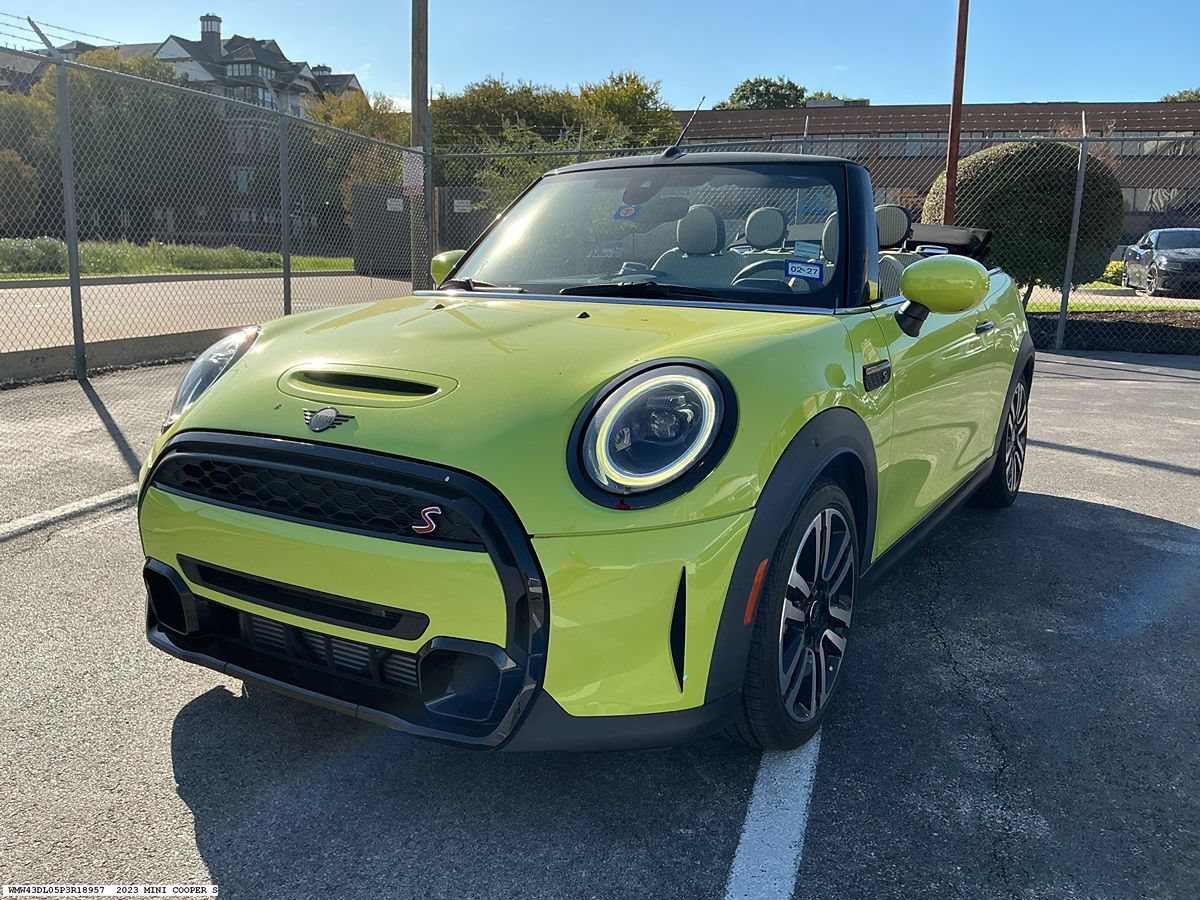 Used 2023 MINI Cooper S w/ Signature Upholstery Package FWD image 4