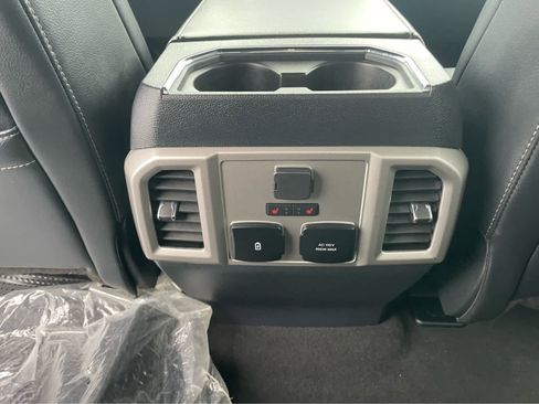 Used 2022 Ford F350 Lariat w/ Black Appearance Package image 31