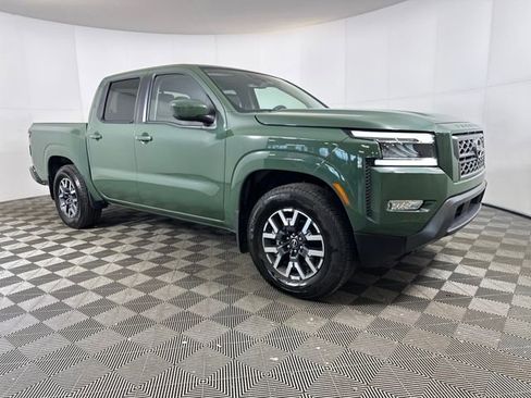 Used 2024 Nissan Frontier SL w/ Technology Package image 2