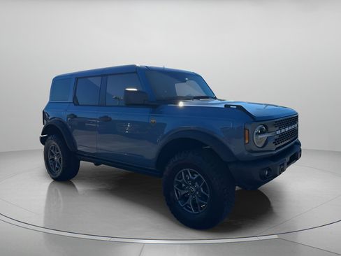New 2025 Ford Bronco Badlands image 2
