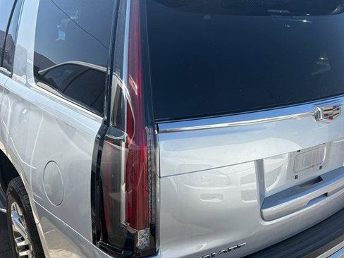 Used 2020 Cadillac Escalade 4WD image 11