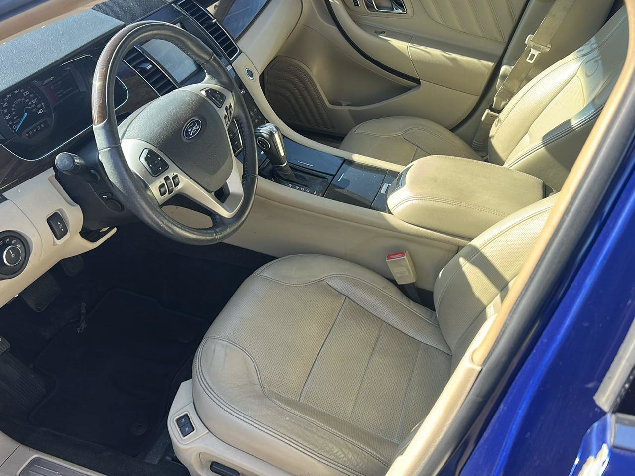 Used 2013 Ford Taurus Limited FWD image 9