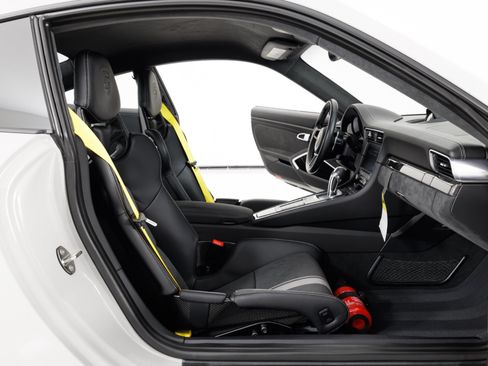 Used 2018 Porsche 911 GT3 RWD image 36