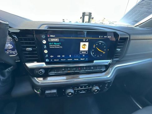 Used 2022 Chevrolet Silverado 1500 LT RWD image 29