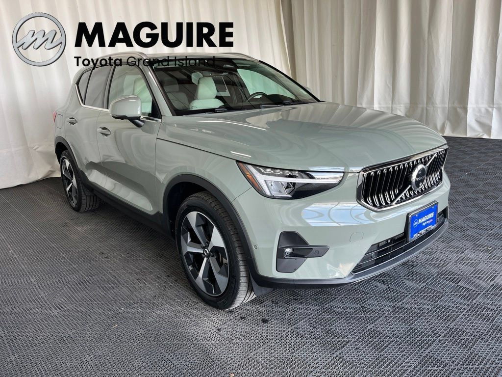 Used 2024 Volvo XC40 B5 Plus w/ Climate Package AWD/4WD image 33