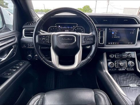 Used 2021 GMC Yukon Denali w/ Advanced Technology Package AWD/4WD image 8