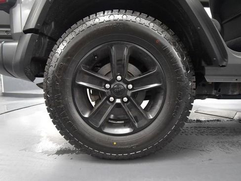 Used 2019 Jeep Wrangler Unlimited Sport image 18