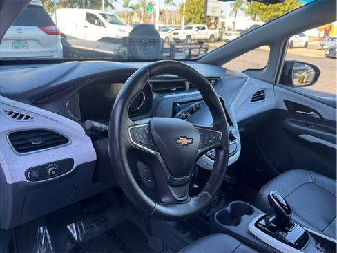 Used 2021 Chevrolet Bolt Premier w/ Infotainment Package image 22